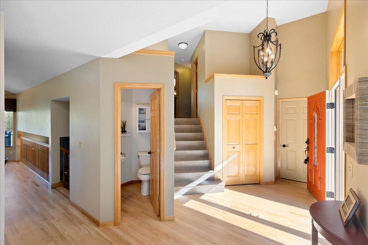 Foyer with vaulted ceilings