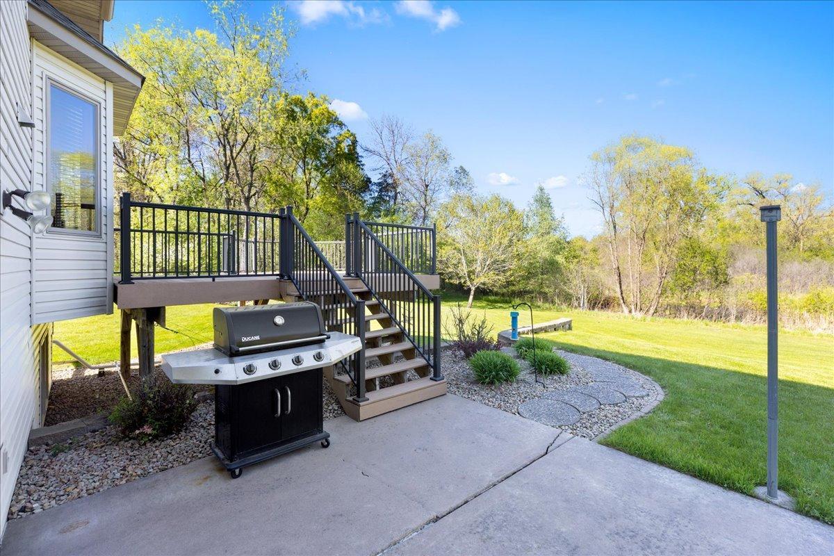 Backyard Patio and Outdoor Entertaining Space 58-058.jpg