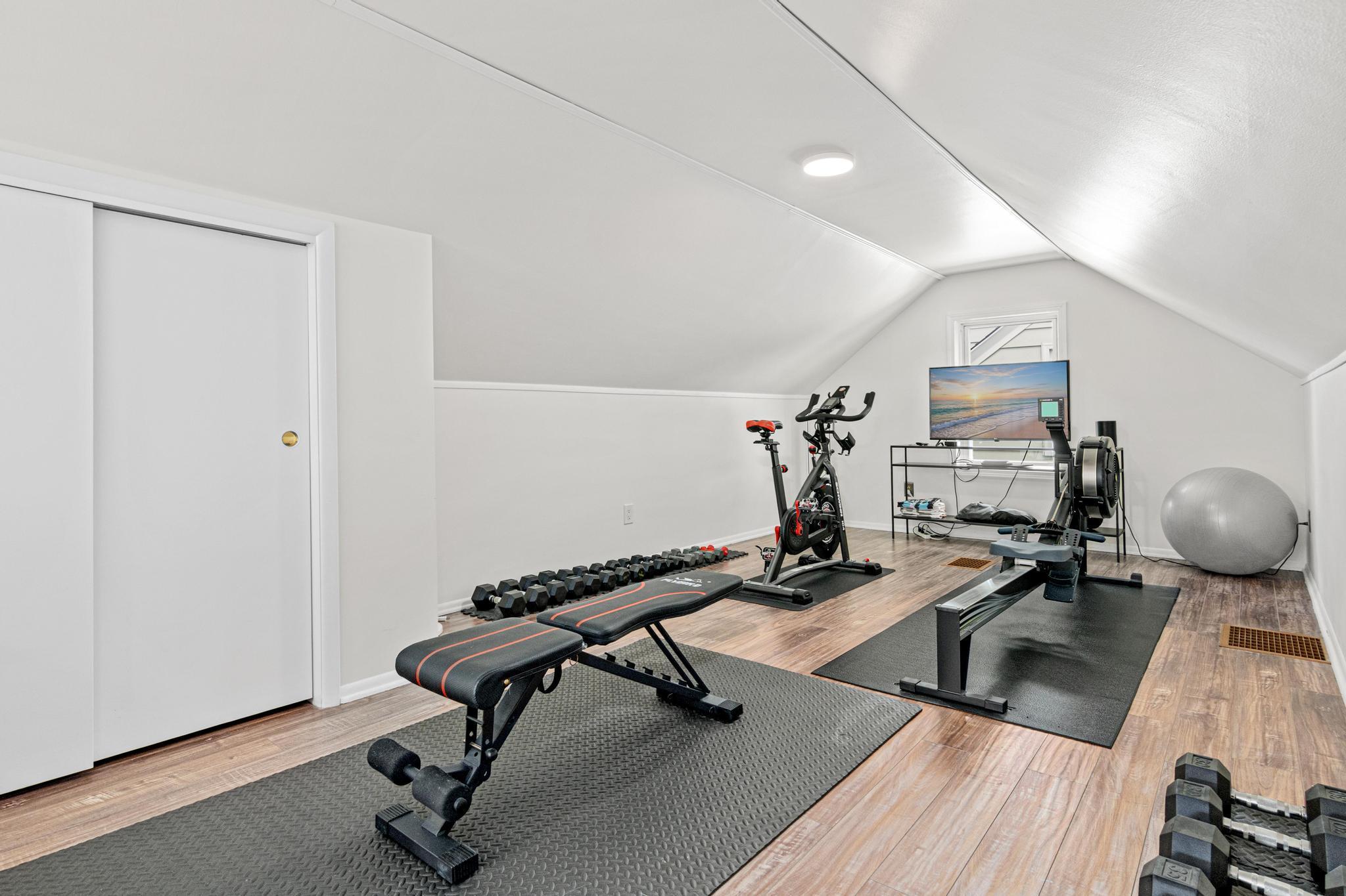 Upper Bedroom.1