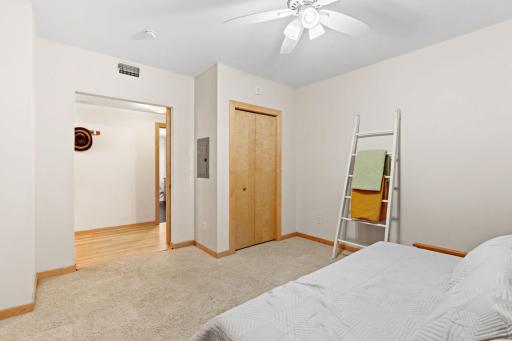 215 10th Avenue S, 207, Minneapolis, MN 55415
