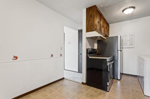 1115 Landmark Trail S, Hopkins, MN 55343