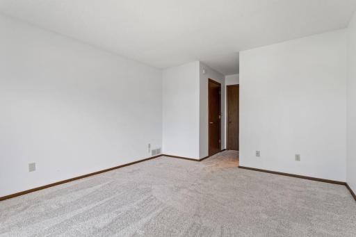 1115 Landmark Trail S, Hopkins, MN 55343