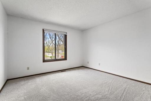 1115 Landmark Trail S, Hopkins, MN 55343