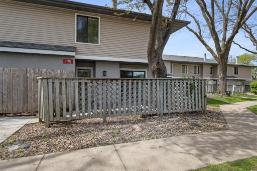 1115 Landmark Trail S, Hopkins, MN 55343