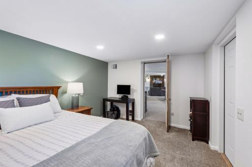 2085 Austin Circle, Shakopee, MN 55379