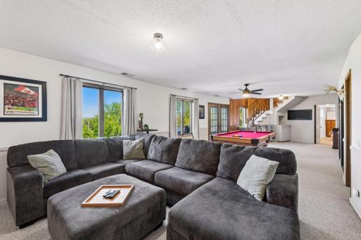 2085 Austin Circle, Shakopee, MN 55379