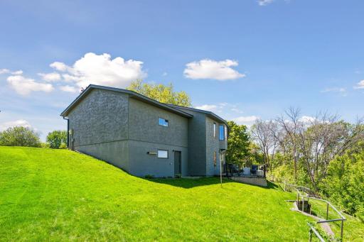 2085 Austin Circle, Shakopee, MN 55379