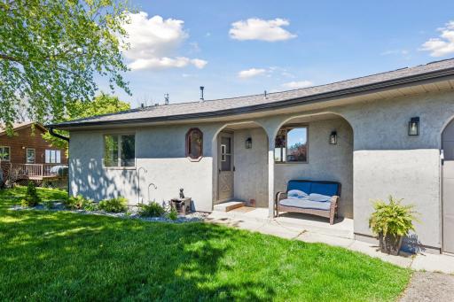 2085 Austin Circle, Shakopee, MN 55379