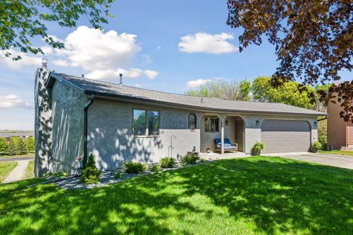 2085 Austin Circle, Shakopee, MN 55379