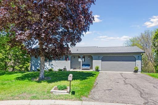 2085 Austin Circle, Shakopee, MN 55379