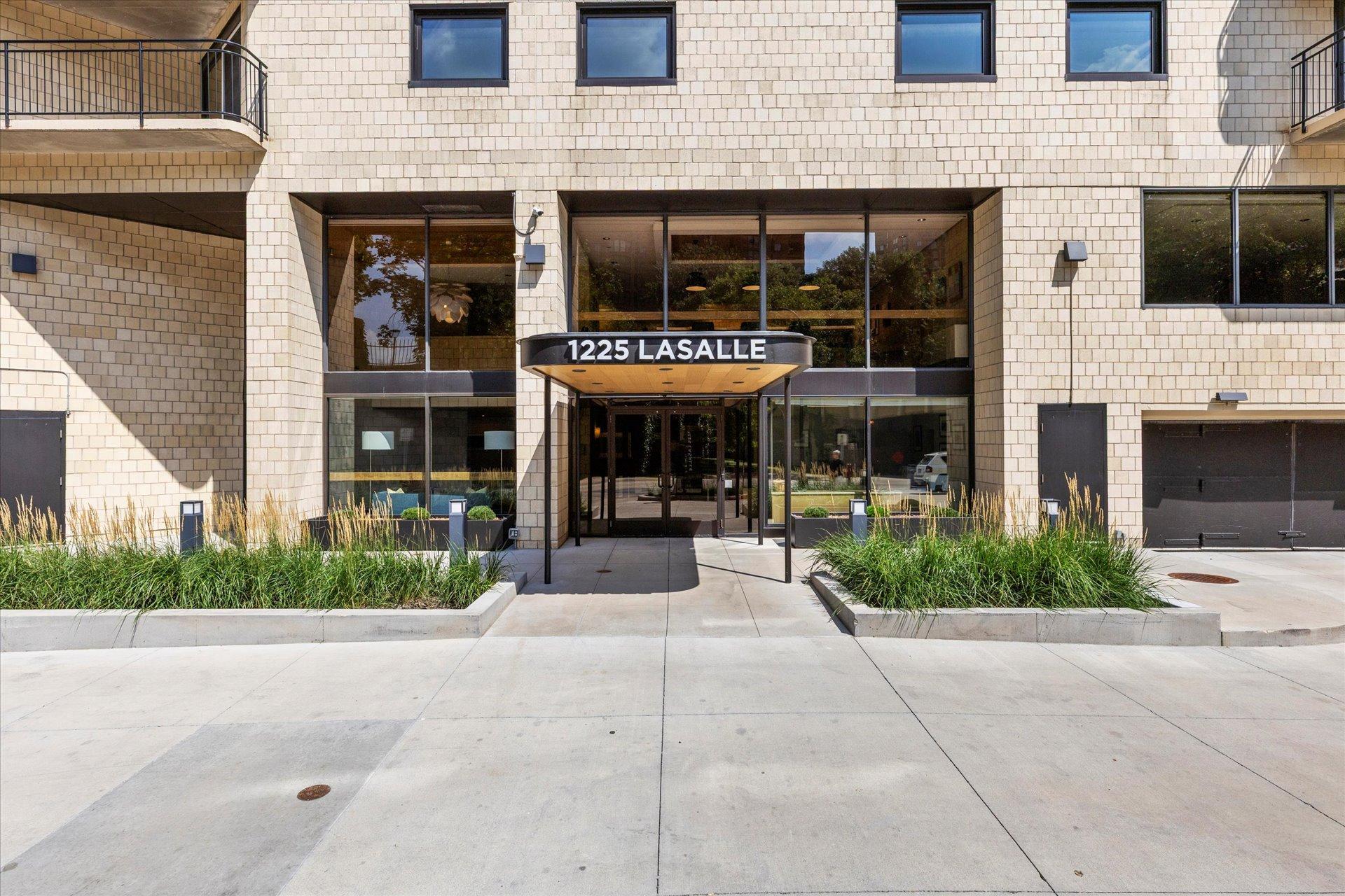 1225 LaSalle Ave, Mpls, MN 55403