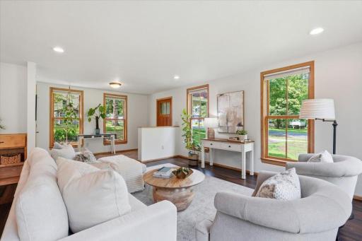 357 6th Street N, Bayport, MN 55003