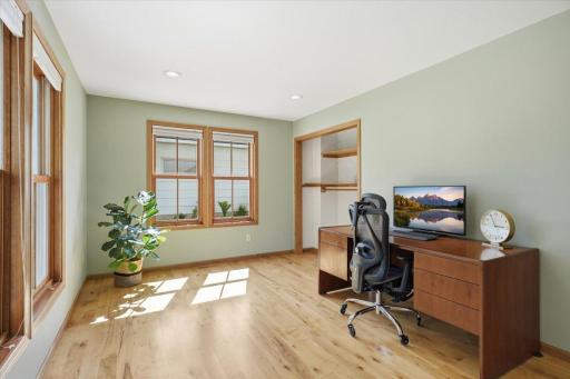 357 6th Street N, Bayport, MN 55003
