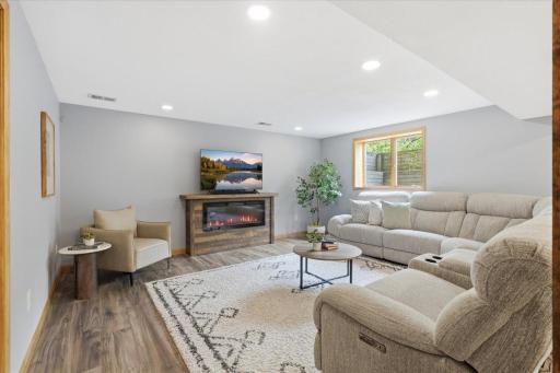 357 6th Street N, Bayport, MN 55003