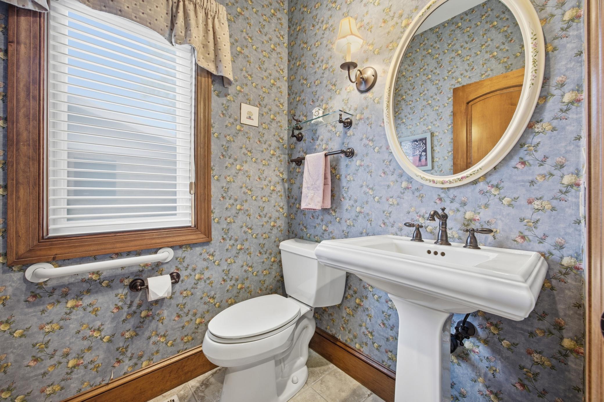 1/2 Bath