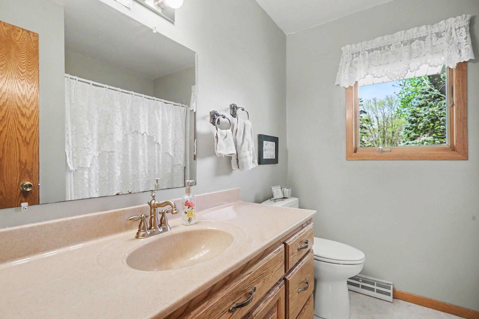 Full bath upper level