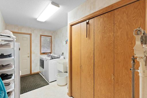 1217 Emerson Court, Burnsville, MN 55337