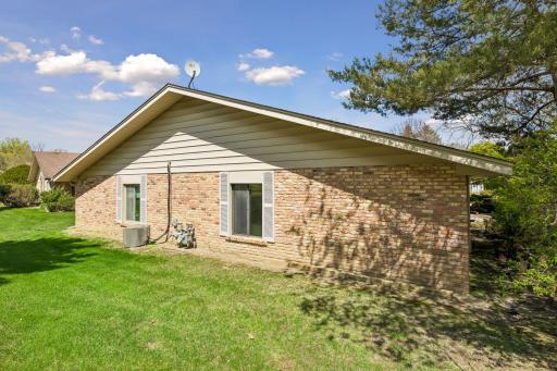 9701 Cimarron Trail, Hopkins, MN 55305
