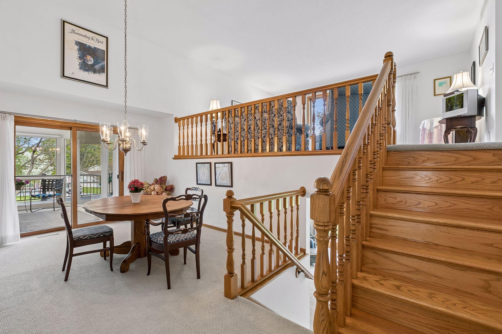 Formal Dinning Room w. spacious feeling high ceiling