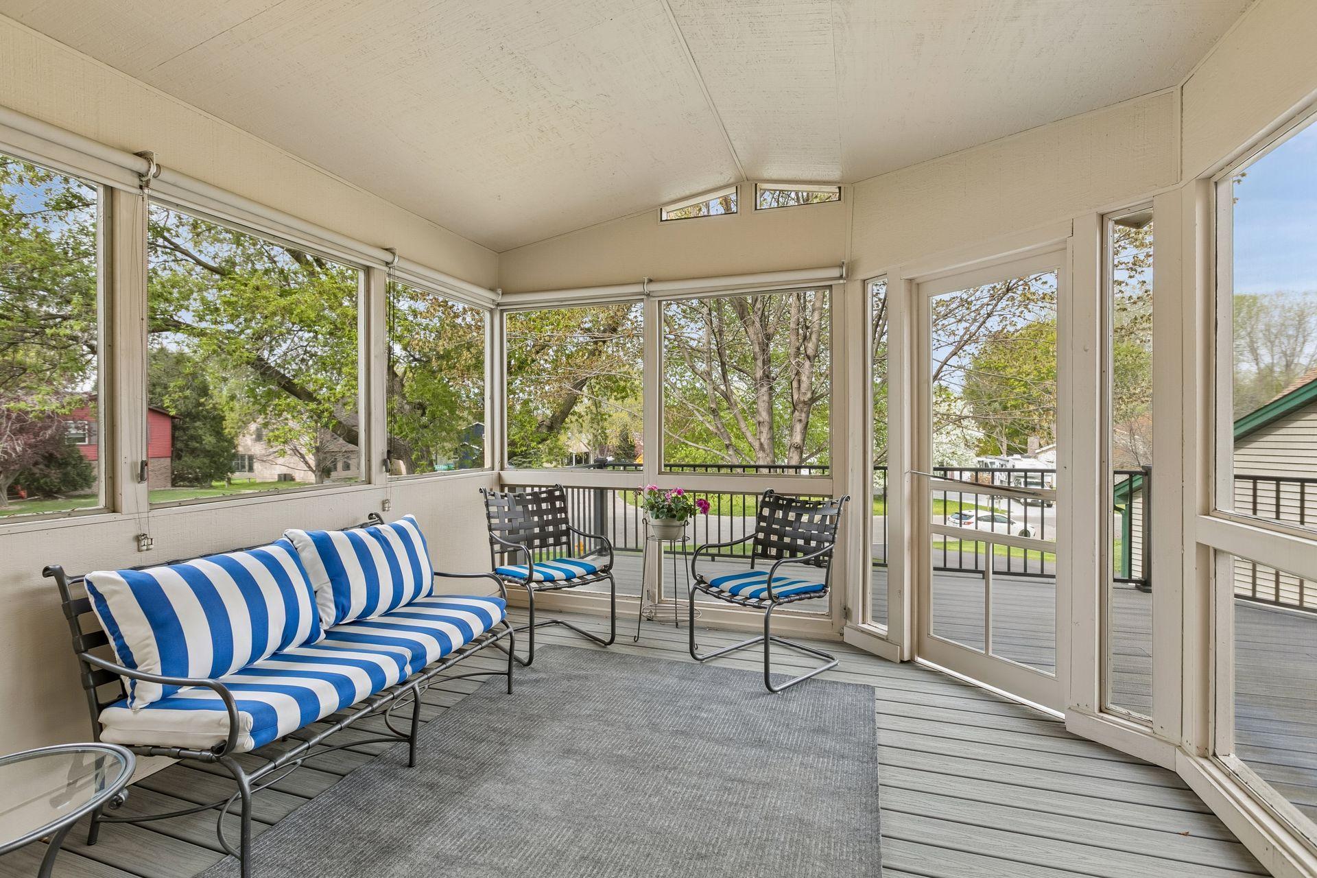 Screened Porch, great for seasonal entertaing