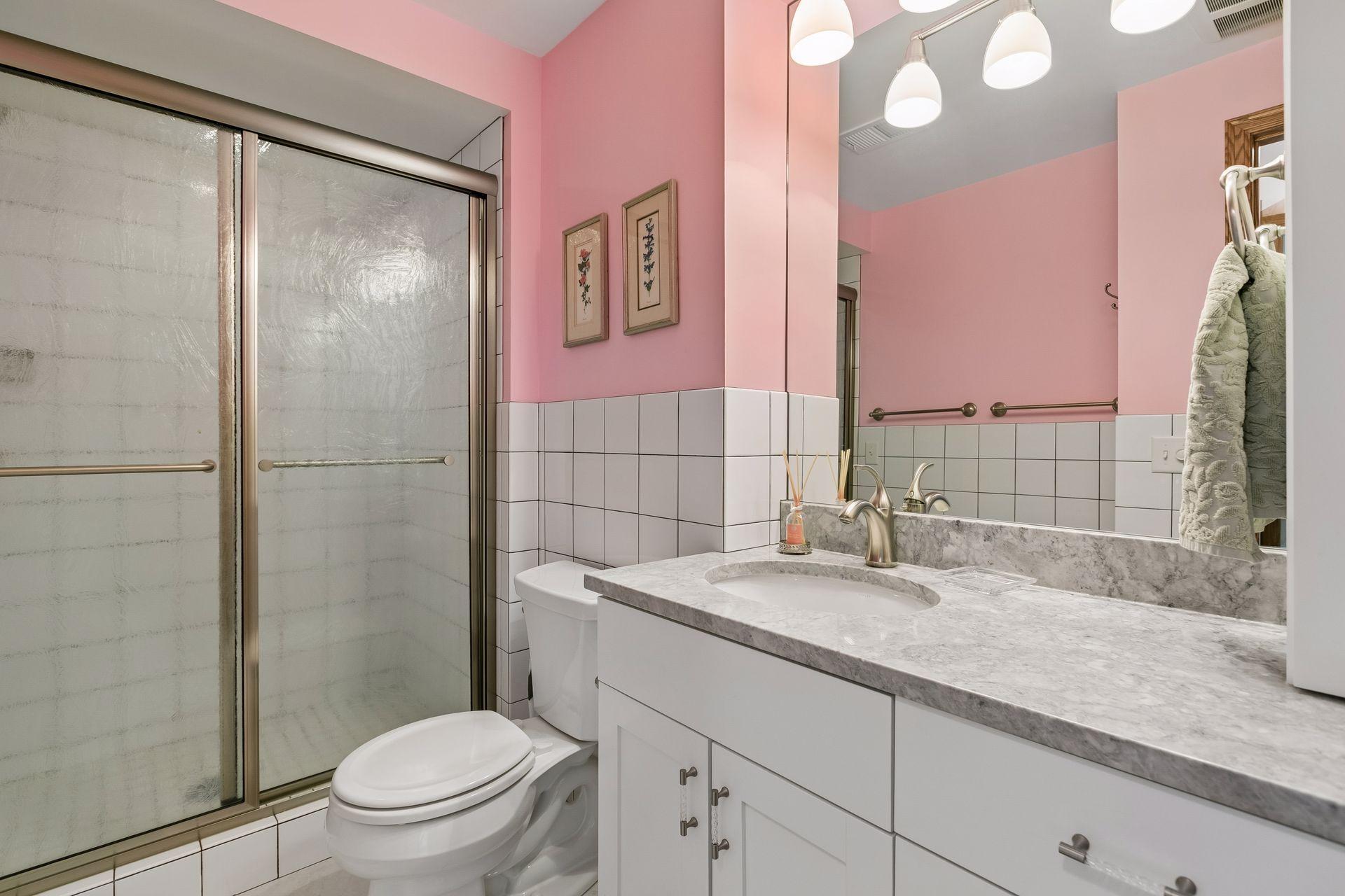 Tiled 3/4 LL Bath