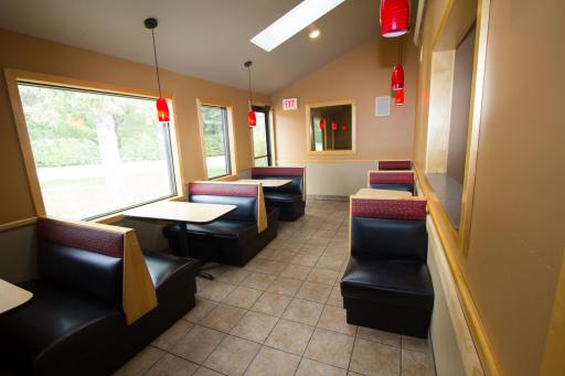 PATIO DINING.jpg
