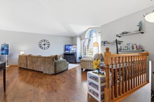681 W River Drive, New London, MN 56273