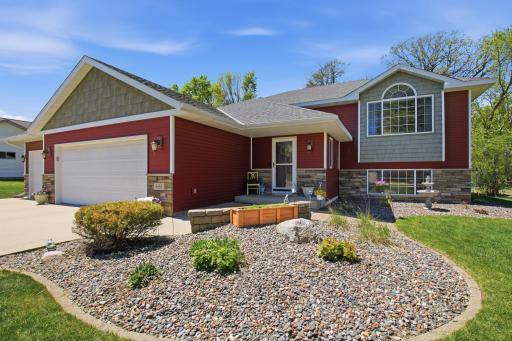 681 W River Drive, New London, MN 56273