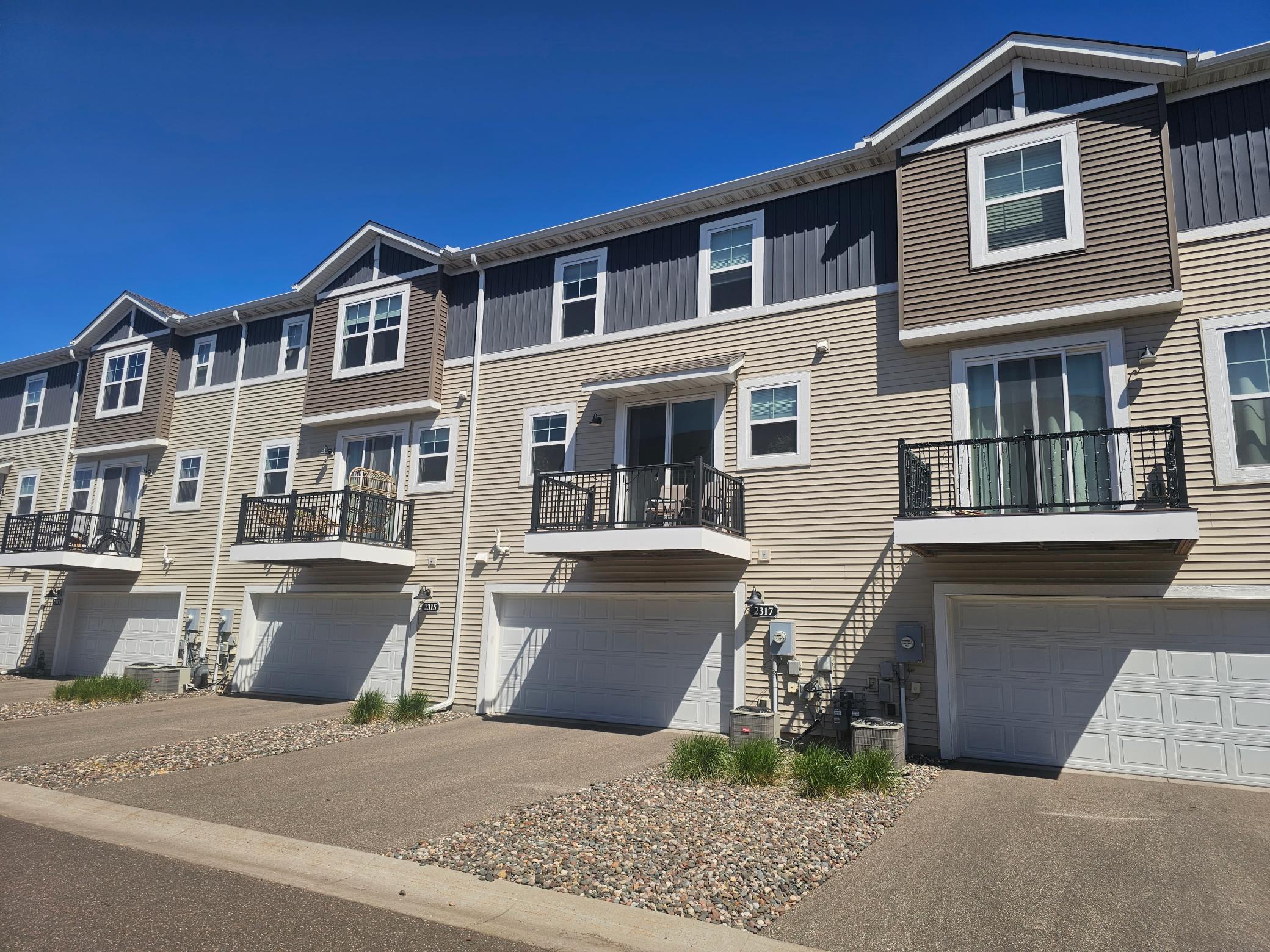 Beautiful townhomes in a great area convenient to everything.