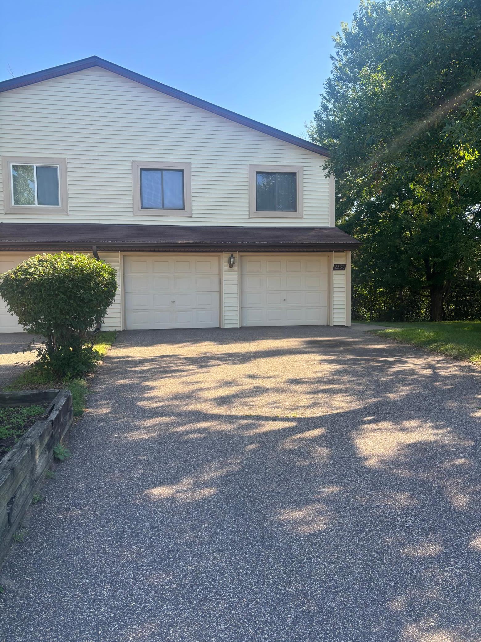 2506 Woodbridge.jpeg