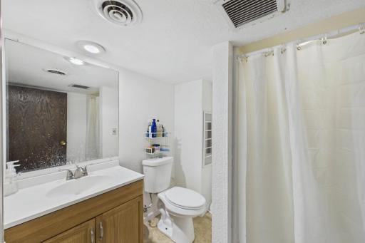 6924 Drew Avenue N, Brooklyn Center, MN 55429