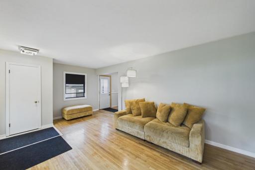 6924 Drew Avenue N, Brooklyn Center, MN 55429