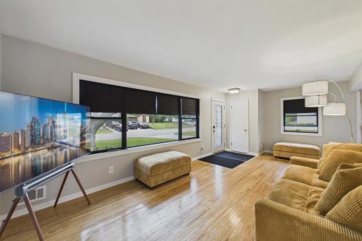 6924 Drew Avenue N, Brooklyn Center, MN 55429