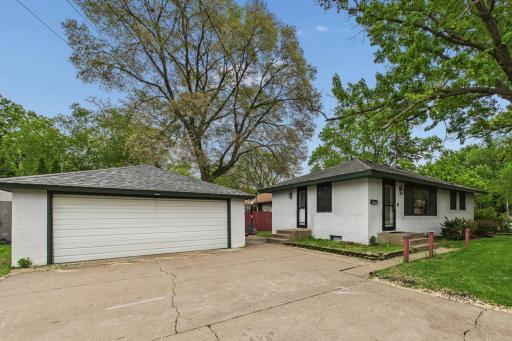6924 Drew Avenue N, Brooklyn Center, MN 55429