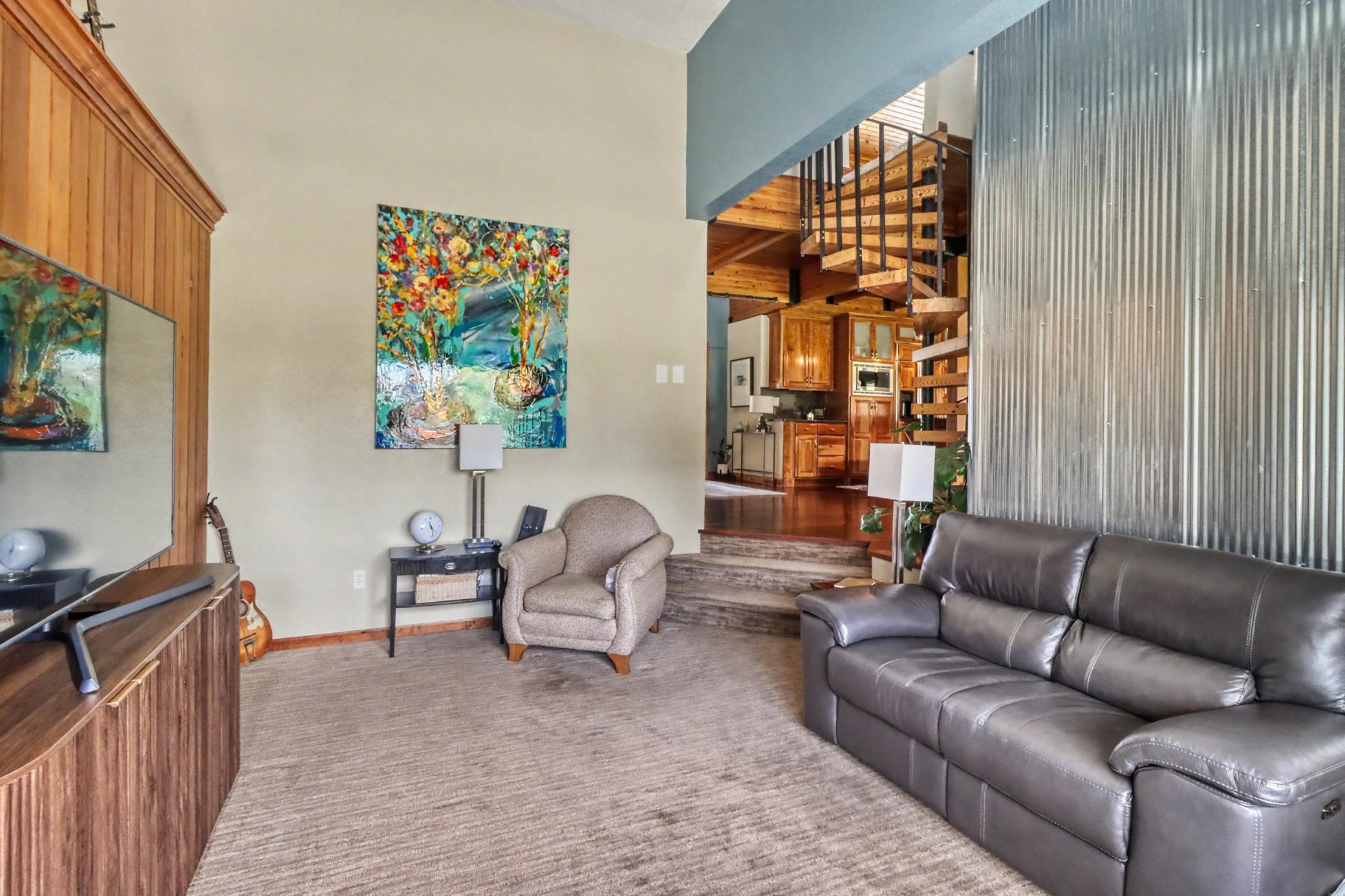 6Familyroom1_1-3264.jpeg