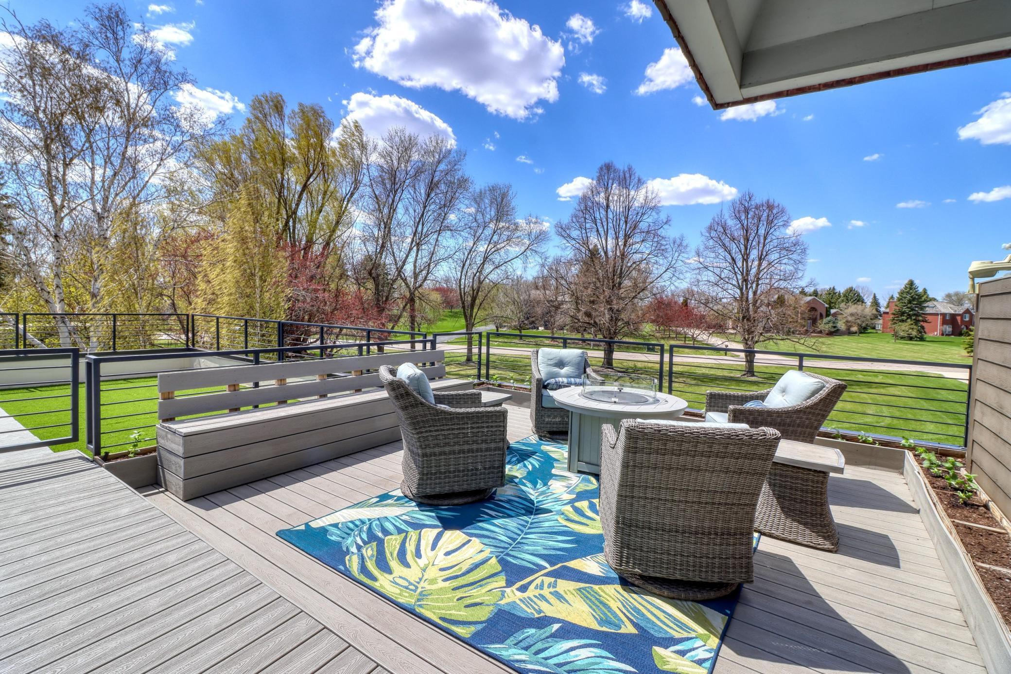 23Rooftop_Patio1_4-3264.jpg