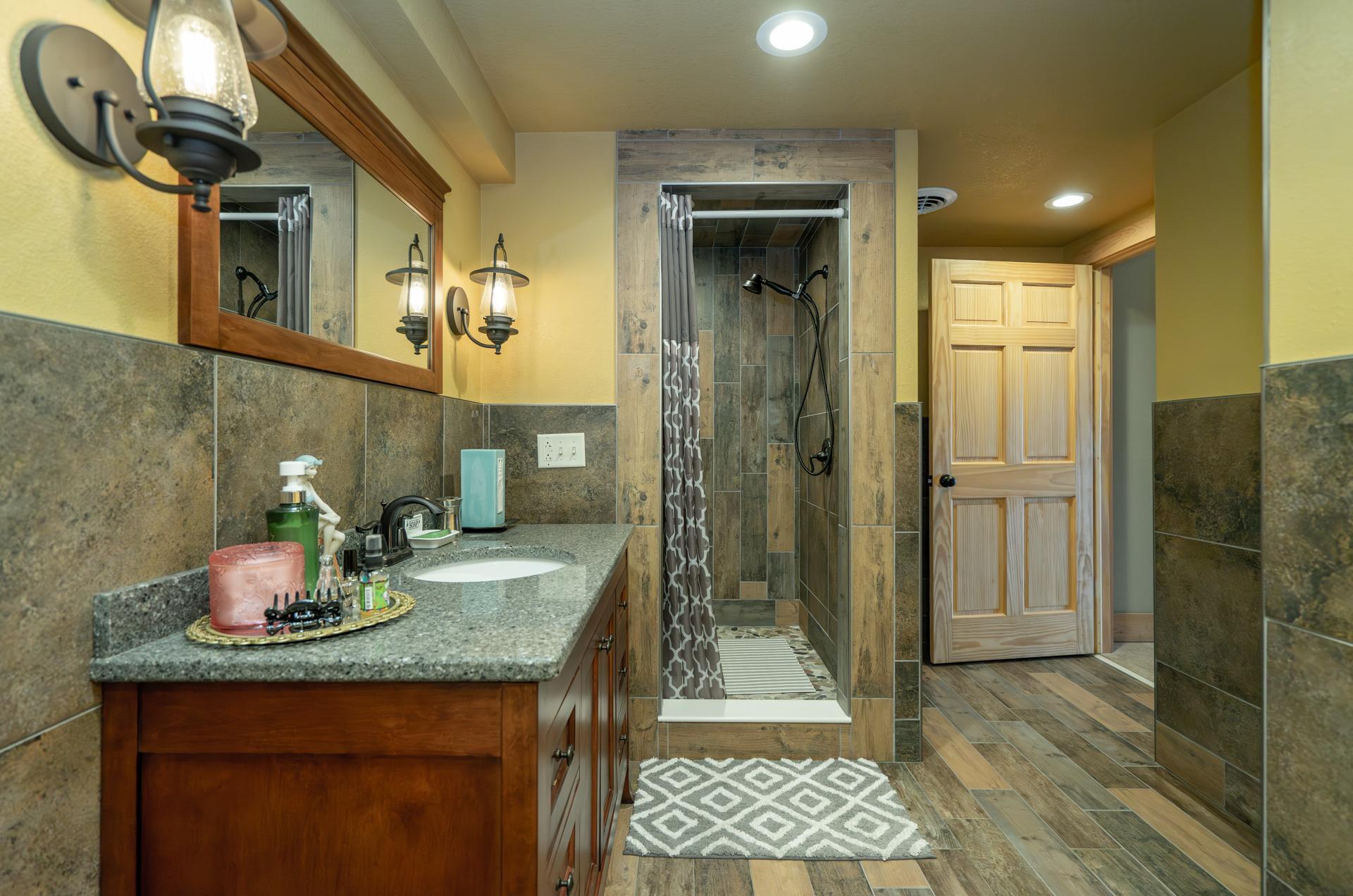 Lower level 3/4 bathroom