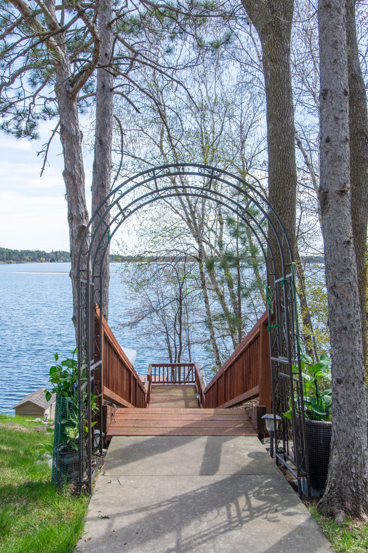 Easy steps to the lake