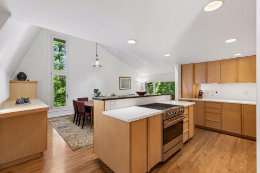 1 Chickadee Lane, North Oaks, MN 55127