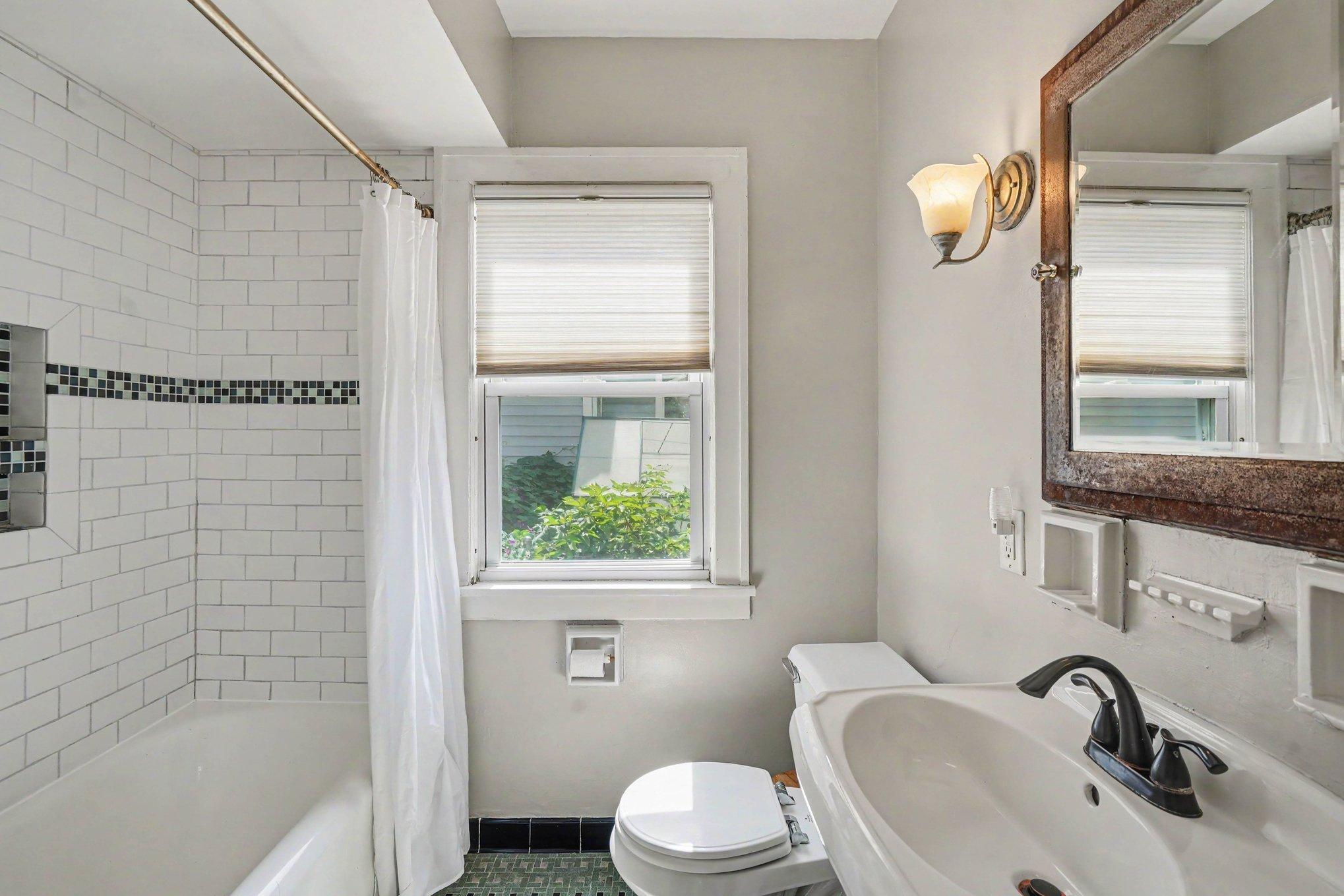Bright, clean main floor bath