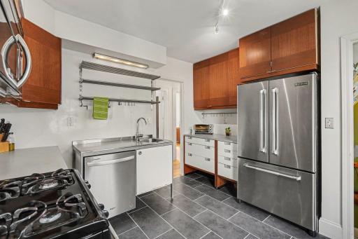 3855 Sheridan Avenue N, Minneapolis, MN 55412