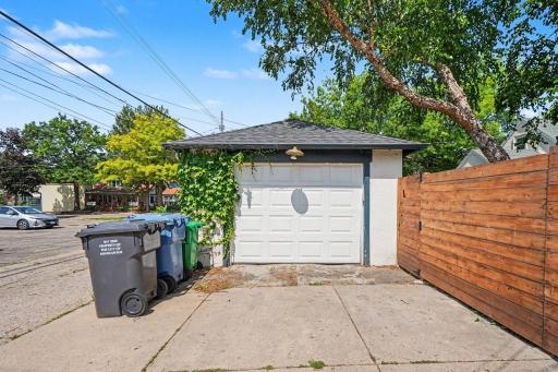 3855 Sheridan Avenue N, Minneapolis, MN 55412