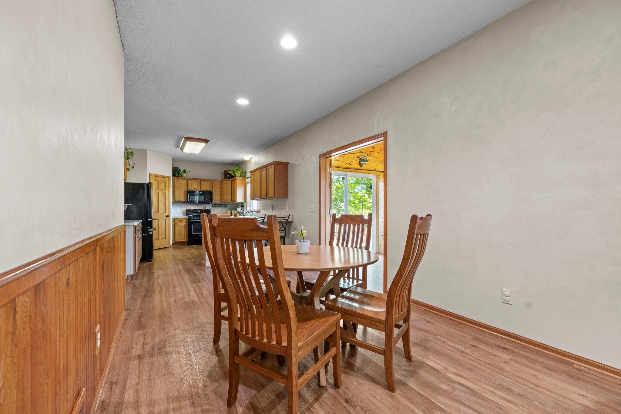 28-web-or-mls-2147 Ponds Ct-144.jpg