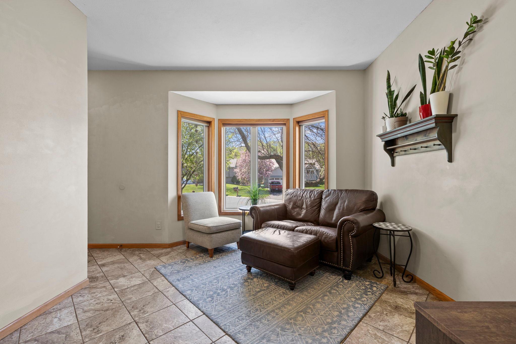 20-web-or-mls-2147 Ponds Ct-30.jpg