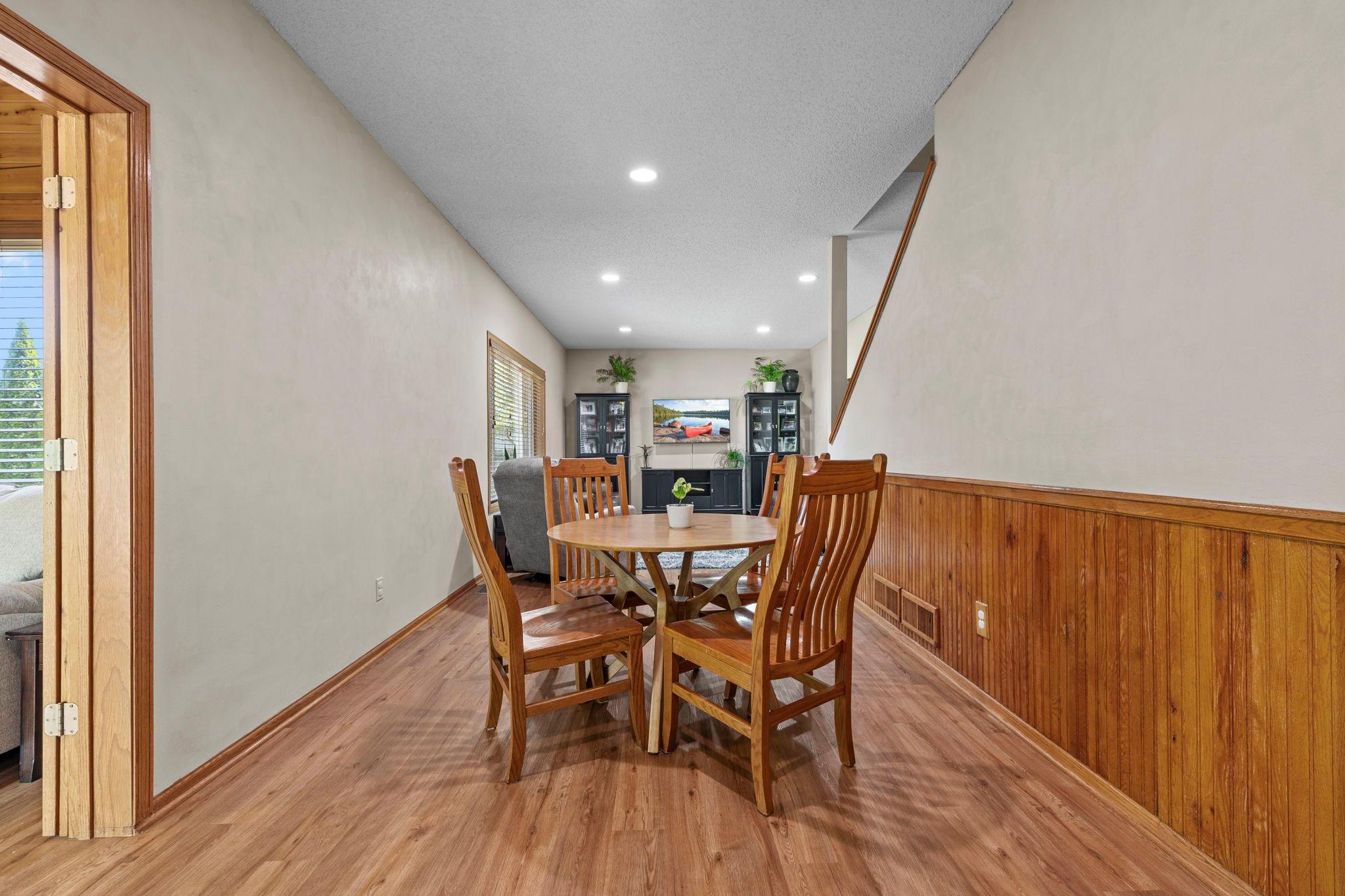 27-web-or-mls-2147 Ponds Ct-140.jpg