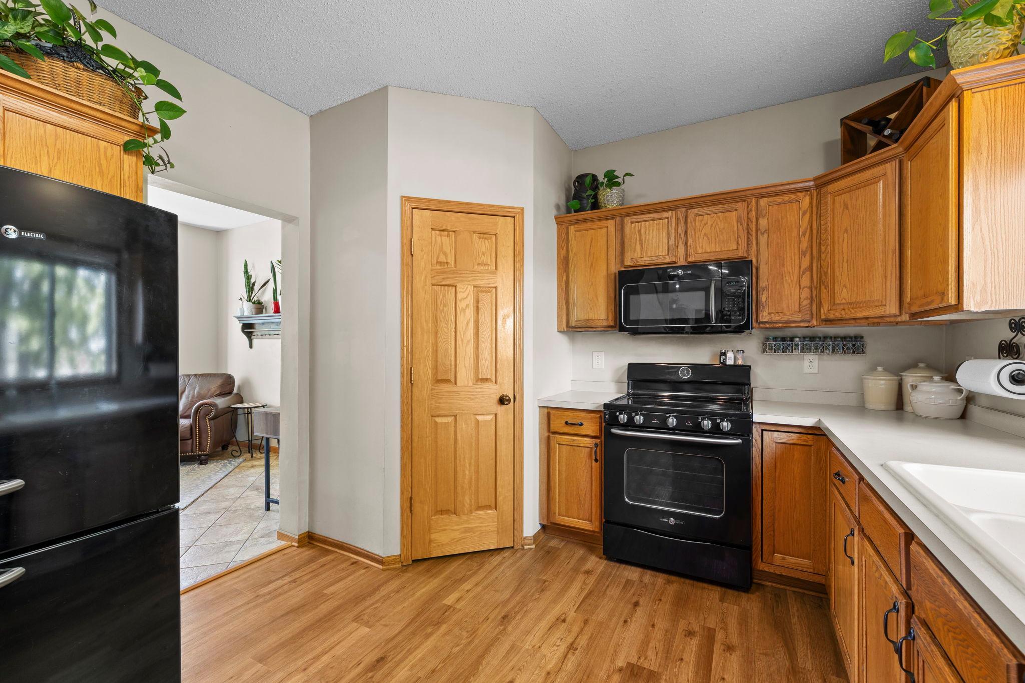 31-web-or-mls-2147 Ponds Ct-45.jpg