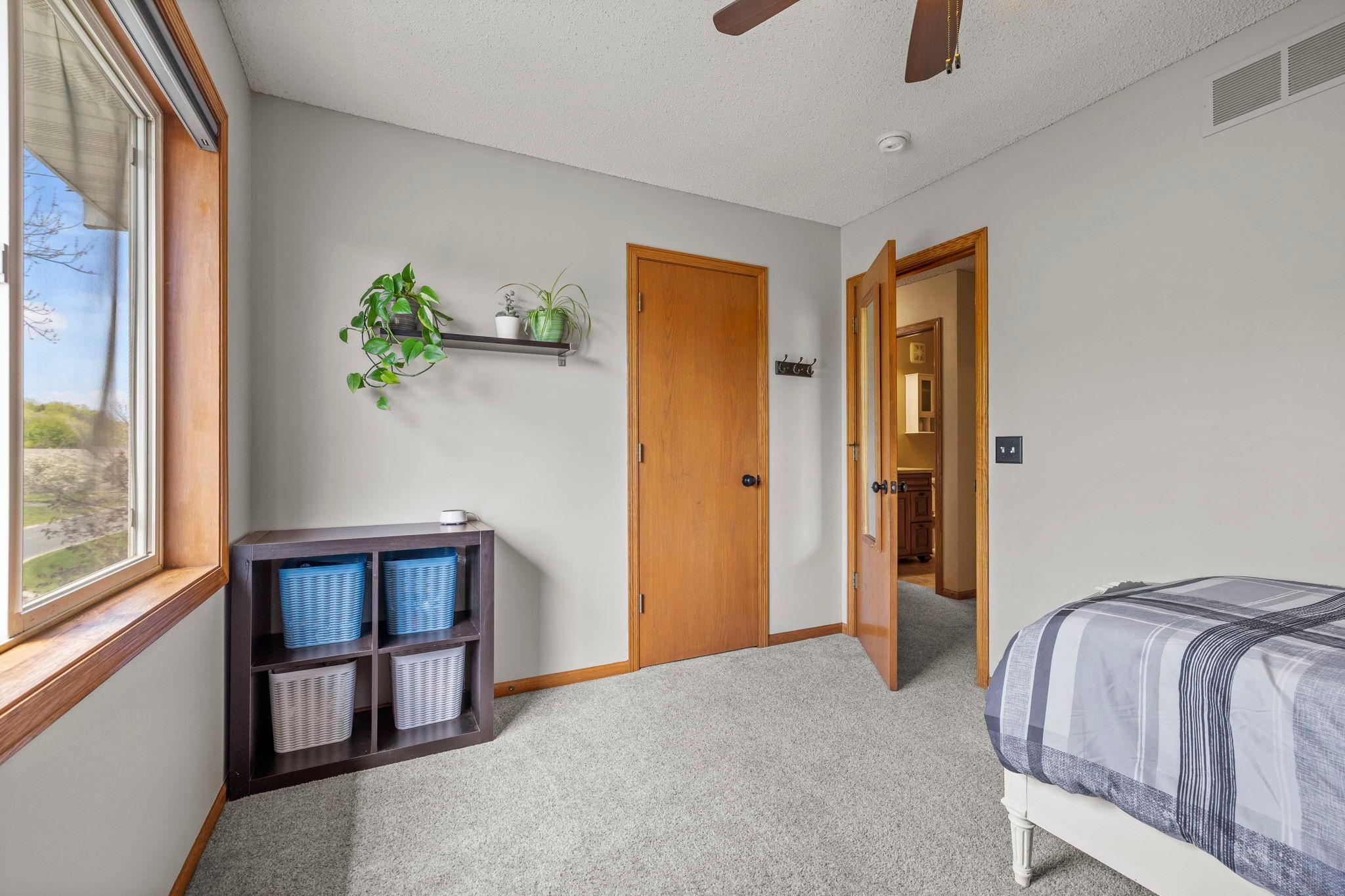 56-web-or-mls-2147 Ponds Ct-305.jpg