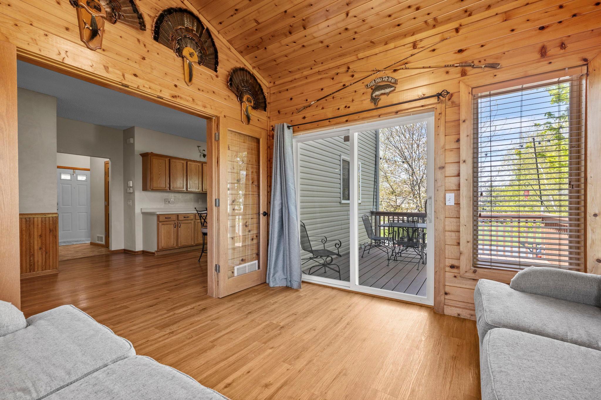 42-web-or-mls-2147 Ponds Ct-114.jpg