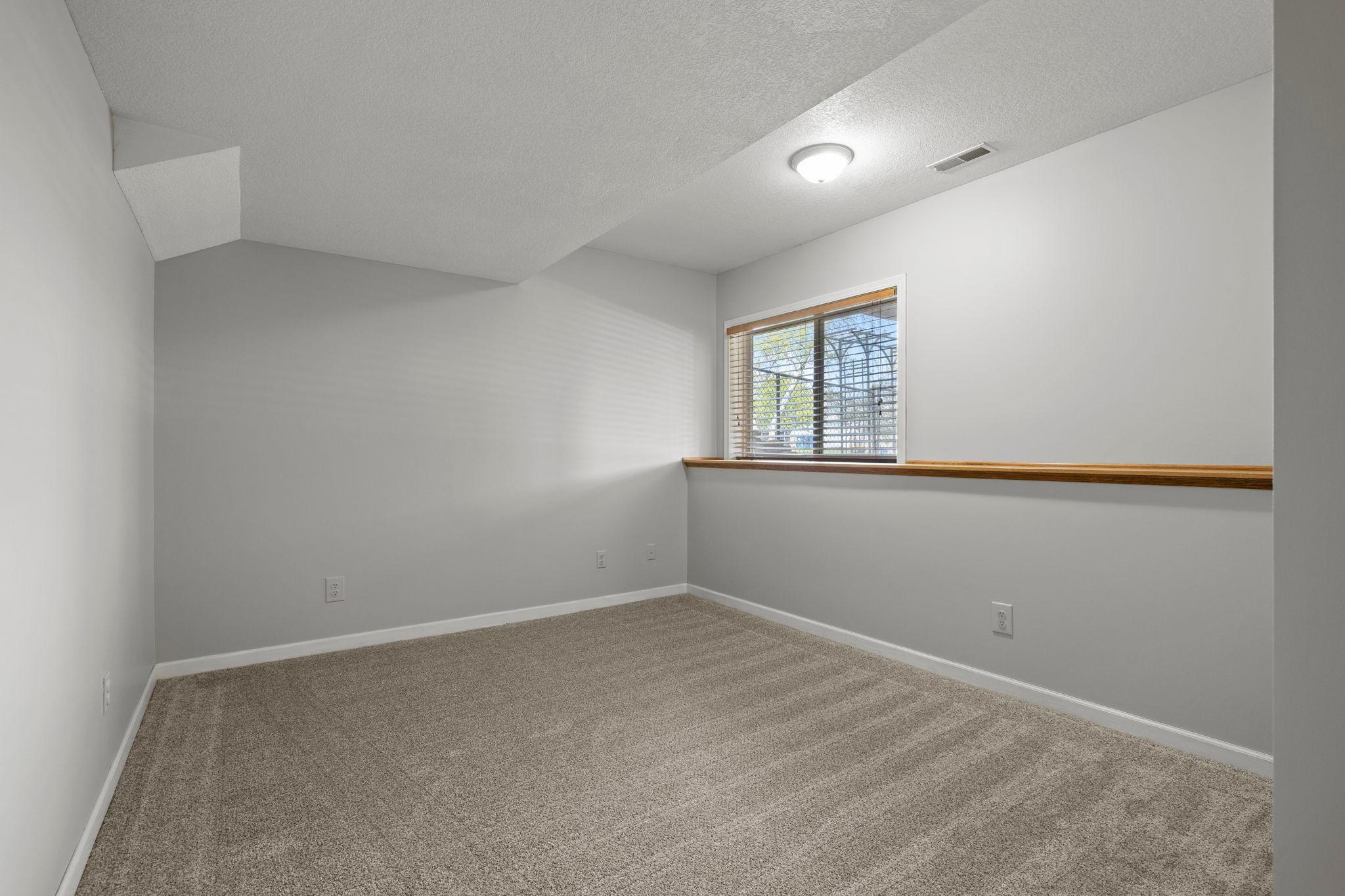 72-web-or-mls-2147 Ponds Ct-205.jpg