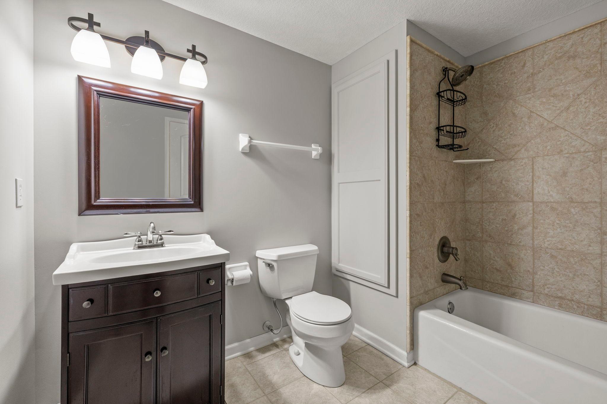 76-web-or-mls-2147 Ponds Ct-220.jpg